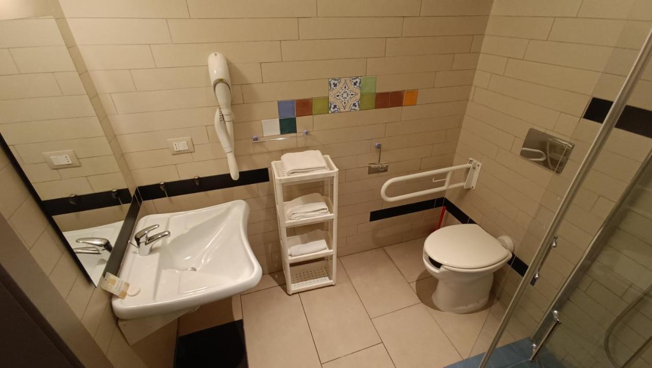 Hotel Don Giovanni Avola Bagian luar foto