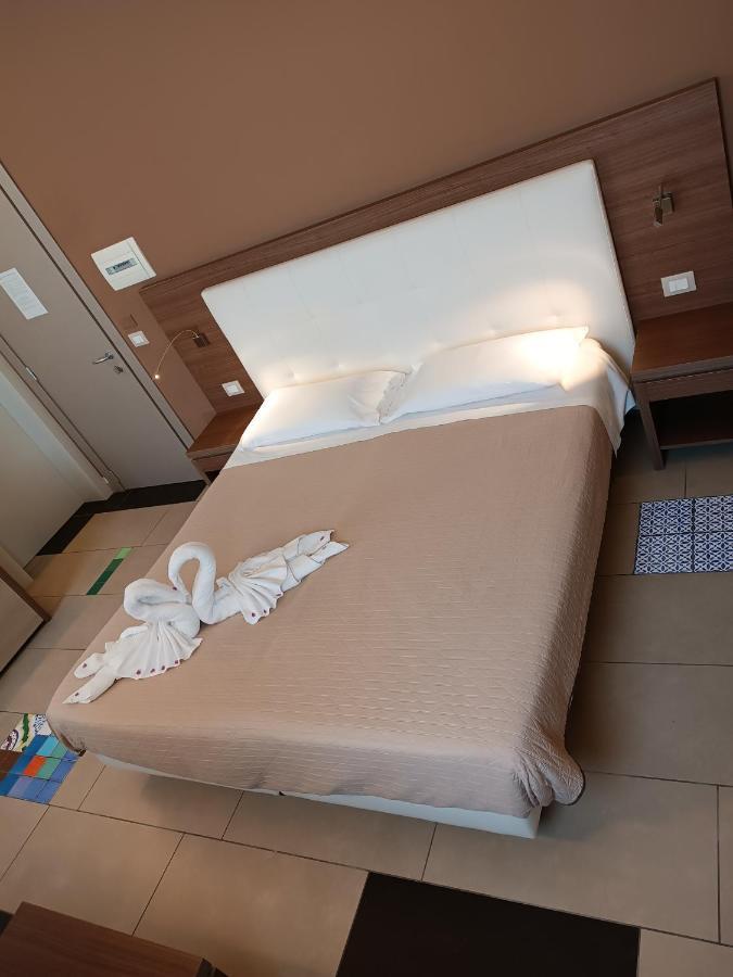 Hotel Don Giovanni Avola Bagian luar foto