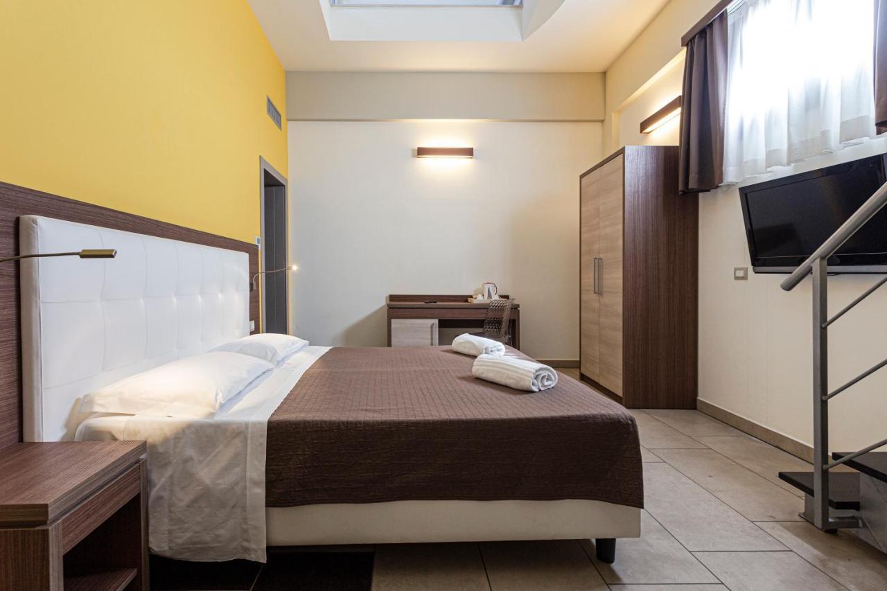 Hotel Don Giovanni Avola Bagian luar foto