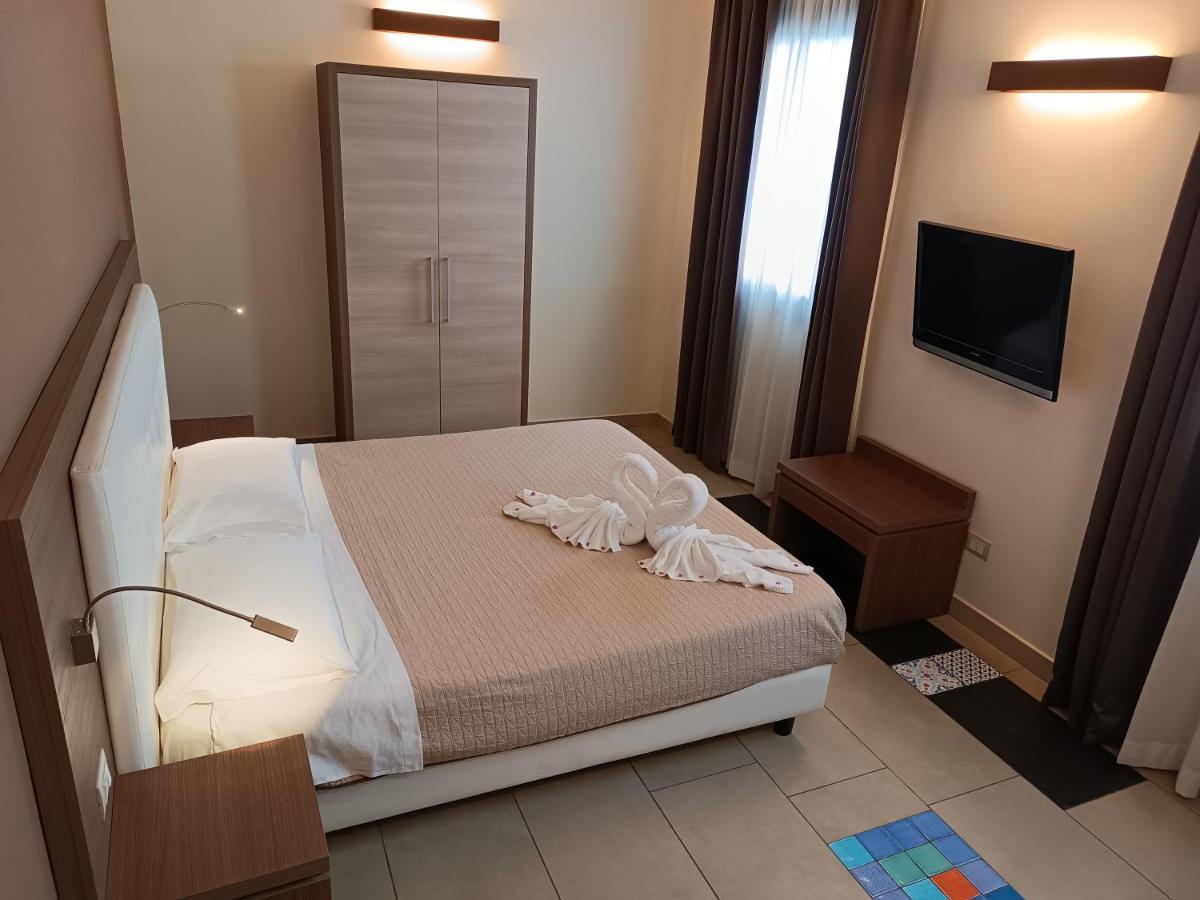Hotel Don Giovanni Avola Bagian luar foto